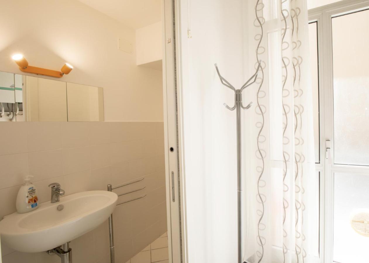 Via Manzoni Apartamento Savona Exterior foto