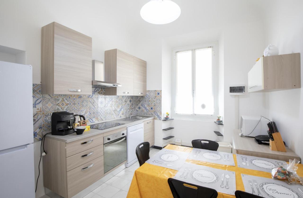 Via Manzoni Apartamento Savona Exterior foto